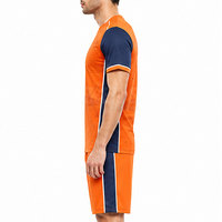 Uniforme de football professionnel Tissu respirant Confortable Design personnalisé Uniforme de football léger