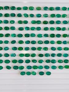 Esmeralda natural ovalada de 6x4 mm, 78.89 quilates, color verde intenso premium, piedras preciosas calibradas de alta calidad, lote de gemas a juego. - Product Image 1