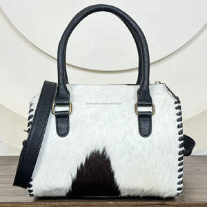 Bolso de Mano Mediano de Cuero Vacuno de Alta Calidad para Mujer, Bolso de Viaje Cruzado de Cuero Genuino Hecho a Mano por Diseñadores - Product Image 6
