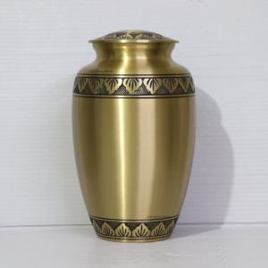 Urnes funéraires en laiton de qualité supérieure gravées à la main pour les cendres humaines Urne en laiton personnalisée Urne en laiton artisanale pour cendres d'adultes Vente en gros - Product Image 4