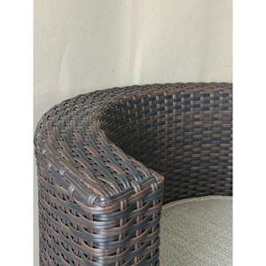 Ensemble bistrot moderne en osier tressé avec coussins moelleux et structure antirouille pour salon de jardin ou bord de piscine - Product Image 4
