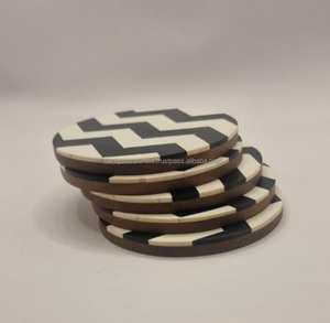 Posavasos de Madera Premium Inspirados en Ajedrez, Hechos a Mano, Brillantes, Ecológicos, Duraderos, Cuadrados, Decoración Artística Moderna para Mesa - Product Image 5