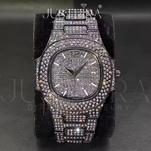 Reloj de Diamantes Simulados a Prueba de Agua Más Vendido para Hombre, Reloj de Pulsera de Lujo con Incrustaciones de Diamantes y Construcción Duradera, Disponible para la Venta - Product Image 3