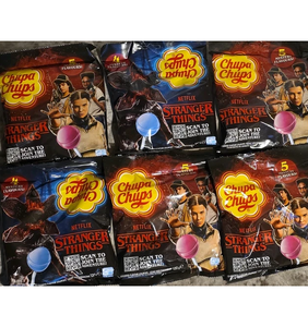 Chupaa Chupss STRANGER THINGS Piruletas 5 Sabores Bolsa Compartible 120g en Cajas Maestras de 72 Unidades para Venta al por Mayor a Gran Escala - Product Image 4