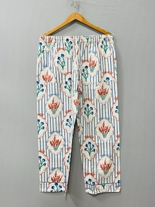 ชุดนอนผ้าฝ้ายลำลองลายดอกไม้ ชุดสำหรับงานแต่งงาน ทรงเข้ารูป คอวี แขนยาว ระบายอากาศได้ดี เหมาะสำหรับฤดูร้อน ติดกระดุม - Product Image 2