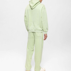 Ensemble de survêtement tendance pour homme, tenue décontractée pour un style streetwear relaxant, idéal pour les tenues de week-end et le confort au quotidien. - Product Image 2