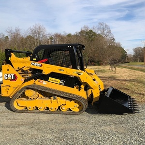 Chargeurs compacts Cat Skid Steer modèle 239D3, qualité supérieure, pour projets de construction et agricoles. Achetez maintenant avec livraison rapide. - Product Image 1