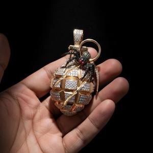 Colgante de moissanita al por mayor con diseño de granada y araña, acabado en oro, para fiestas hip hop, con colgantes y dijes de joyería fina de plata 925 - Product Image 1