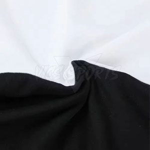 T-shirt basique moderne pour homme, confort quotidien, tissu doux, idéal pour une tenue quotidienne. - Product Image 4