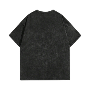 Camiseta de Hombre Oversize Negra con Lavado Ácido, Manga Corta, Cuello Redondo, Estampado Gráfico de Cruz Roja y Estrella, Estilo Urbano - Product Image 2