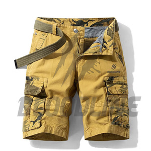Shorts cargo pour homme Bloodline, imprimé camouflage, taille mi-haute, style workwear, logo frontal, fermeture boutonnée, tissu en toile respirant - Product Image 1