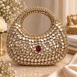 Bolsos de Metal Tipo Clutch, de Diseño, para Llevar al Hombro, Chapados en Oro, Hechos a Mano, con Forma Personalizada, Hechos en Uttar Pradesh, para Ocasiones Internacionales - Product Image 1