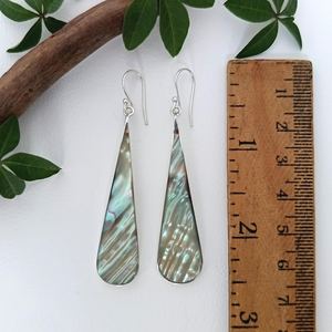 Boucles d'oreilles artisanales en coquille de nacre brute en forme de goutte, bijoux naturels, objets d'art et de collection, pour soirée - Product Image 2