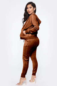 Ensemble de survêtement personnalisé pour femme en velours et velours côtelé, avec veste courte à fermeture éclair et poches, et pantalon de jogging - Product Image 4