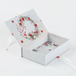 Boîte cadeau de Noël personnalisée en forme de livre, écologique et biodégradable, avec impression de logo, doublure en éponge et pelliculage mat pour les fêtes - Product Image 2