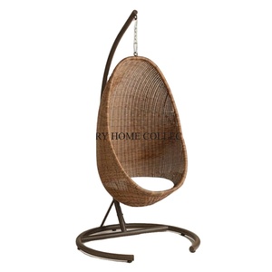 Balançoires élégantes en rotin et métal de qualité supérieure fabriquées à la main pour la décoration intérieure avec revêtement résistant aux intempéries et style antique - Product Image 1