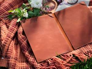 Porta Menús y Listas de Vinos de Cuero Genuino Clásico de Lujo, Resistente al Agua, Hecho a Mano, Modelo LMC-0216, Venta al Por Mayor - Product Image 4