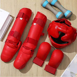 Ensemble de protection complet pour la boxe et le karaté, 5 pièces, rouge : casque de sécurité, 2x gants de karaté, 2x protège-tibias et chaussures. - Product Image 6