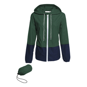 Veste de randonnée imperméable à capuche noire pour femme, manches longues, fermeture éclair, cordon de serrage, coupe régulière, vêtements d'extérieur pour le printemps - Product Image 4
