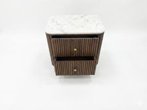 โต๊ะข้างเตียง/โต๊ะข้างโซฟา/โต๊ะอเนกประสงค์ ดีไซน์ทันสมัย พร้อมลิ้นชัก 2 ช่อง ทำจากไม้เอคาเซีย ปิดผิวด้วยวีเนียร์ไม้โอ๊ค ท็อปหินอ่อน ดีไซน์โดดเด่น เหมาะสำหรับห้องรับประทานอาหารและห้องนั่งเล่น ห้องนอน - Product Image 3