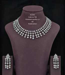 Ensemble collier et boucles d'oreilles en zircone cubique de qualité supérieure 12064, coupe poire, plaqué rhodium, bijoux de mariage pour femmes, style classique - Product Image 1