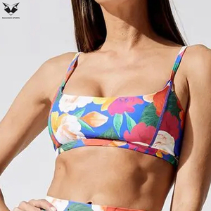 Conjunto de 2 piezas de pantalones cortos deportivos para gimnasio, sublimados, con color y estampado personalizados, el mejor conjunto deportivo para mujer. - Product Image 3