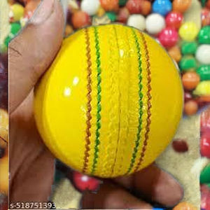 Pelota de Críquet Profesional Versátil Mahaplay para Interiores/Exteriores, 125 g, Cuero Amarillo, Tamaño Estándar, Entrenamiento Deportivo en Equipo - Product Image 3