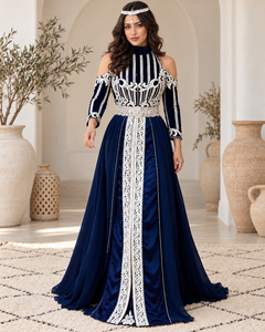 <span class=keywords><strong>Caftan</strong></span> marocain élégant bleu marine avec broderie <span class=keywords><strong>argentée</strong></span>, manches épaules dénudées et <span class=keywords><strong>ceinture</strong></span> ornée pour occasions festives - Product Image 2