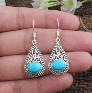 Pendientes Colgantes de Plata de Ley 925 con Circonita y Acabado Oxidado, Diseño de Lujo, Regalo para Fiestas - Product Image 1