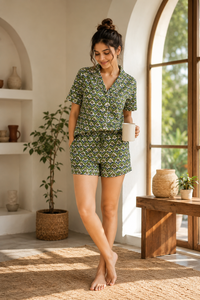 Conjunto de Pijama de Algodón para Mujer con Estampado Floral Verde, Hecho a Mano, Pantalones Cortos, Ropa de Dormir Suave para Mujer - Product Image 3