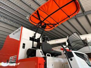 Moissonneuse-batteuse robuste Kubota DC120X 120 CV 2026 avec moteur diesel à transmission par engrenages et retour automatique K-Turn pour la récolte du riz - Product Image 5