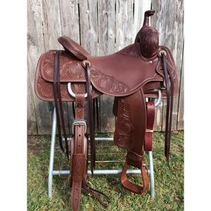 Silla de montar europea de cuero genuino para caballo en venta, diseños personalizables, resistente al agua, de alta calidad. - Product Image 4