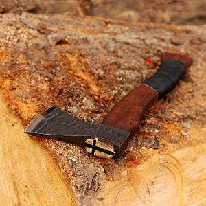 Hache de 19 pouces forgée à la main en acier à haute teneur en carbone pour le travail du bois et le camping, avec étui en cuir, hache artisanale personnalisée OEM - Product Image 2