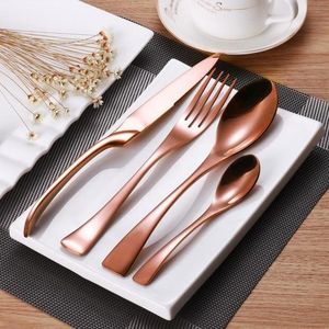 Assortiment de couverts de table design et artistiques, comprenant un couteau à steak et une fourchette à dents, pour une présentation de table remarquable - Product Image 2