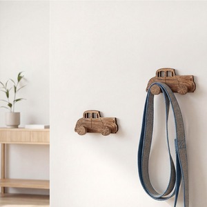 Perchas de Madera de Lujo al por Mayor, Personalizables con la Marca del Hotel, Acabado Laca Suave, Gancho Cromado Resistente - Product Image 6