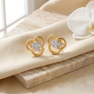 Pendientes de Oro Amarillo con Diamantes Cultivados en Laboratorio, Diseño Floral de Triple Aro - Product Image 5