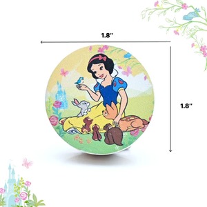 Nouvelle Arrivée Poignées de Tiroir pour Enfants en Bois de Pin Multicolore Design Contemporain, Poignées Durables pour Commodes et Armoires Motif Forêt Blanche Neige - Product Image 5