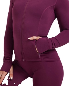 Venta caliente de invierno de las mujeres Slim Fit Tight manga larga gimnasio Tops personalizado Fitness deportes prendas de vestir Yoga chaquetas con cremallera - Product Image 4