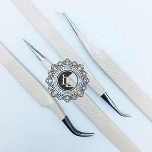 Pince à cils en acier inoxydable de qualité supérieure revêtement en poudre nue pince à épiler à pointe d'argent testée à la main marque privée - Product Image 3