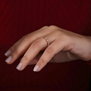 Anillo de boda vintage Milgrain de eternidad completa en oro amarillo macizo de 14k, anillo apilable delicado con diamante cultivado en laboratorio de corte excelente, moderno. - Product Image 6