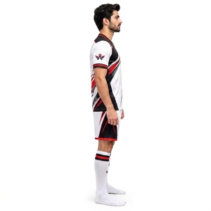 Tenue de football légère en tissu respirant, anti-humidité et construction durable, idéale pour l'entraînement régulier - Product Image 2