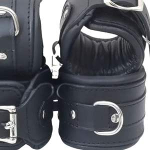 Ensemble de restraints personnalisées en peau de mouton imprimées par transfert thermique pour poignets et chevilles, avec anneaux en D et boucles sécurisées, largeur 4,5 cm - Product Image 2