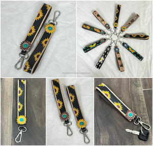 Porte-clés personnalisé OEM ODM en cuir de vachette véritable, fait main, avec concho fleur tournesol, style western, cadeau de boutique - Product Image 3