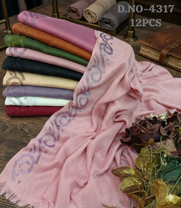 Ensemble de foulards hijab élégants en coton, lin et satin, à motifs floraux, avec broderie complexe en spirale de strass de cristal, 12 pièces multicolores - Product Image 2