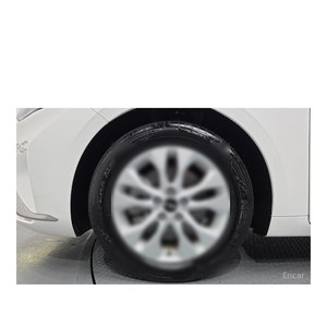 Kia K8 2.5 Essence 2RM avec boîte automatique, 30 124 km, conduite à gauche, modèle 2022 - Product Image 5