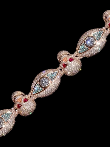 Bracelet en argent 925 avec design crâne en moissanite et accents de pierres rouges et bleues, serti pavé, effet diamant, bijou tendance - Product Image 2