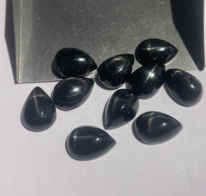 Diopsido Estelar Negro Natural en Forma de Pera, Gema Cabujón con Efecto de Estrella de 4 Puntas para Fabricación de Joyas, Venta al por Mayor, OEM, ODM - Product Image 2