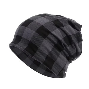 Gorro de Punto Unisex, Verde y Blanco con Patrón Tie Dye, Gorro Cálido de Invierno, Estilo Casual, Talla Adulto 56-58CM - Product Image 3