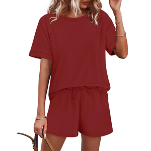 Ensemble 2 pièces pour femme : T-shirt et short d'été respirants, haut léger et bas confortable pour les journées ensoleillées, vêtements frais pour le quotidien - Product Image 4