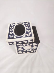 Boîte à mouchoirs et boîte à bijoux autoportante en bois artisanal, écologique, avec incrustations d'os polies, ajoute une touche élégante à la décoration de la maison - Product Image 3